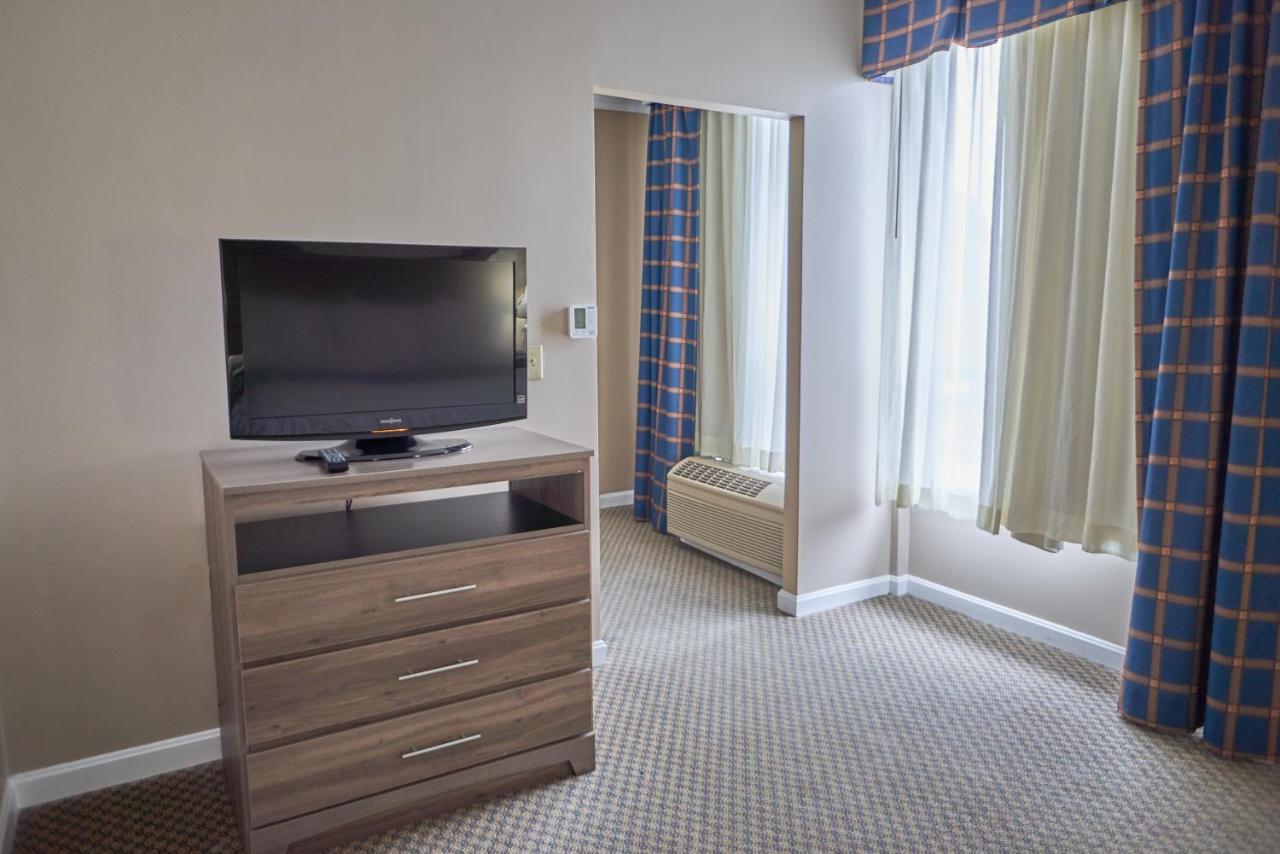 Seaport Resort And Marina Fairhaven Экстерьер фото